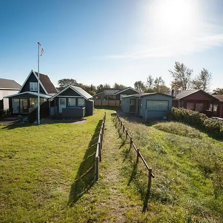 Mage 66 Holiday House